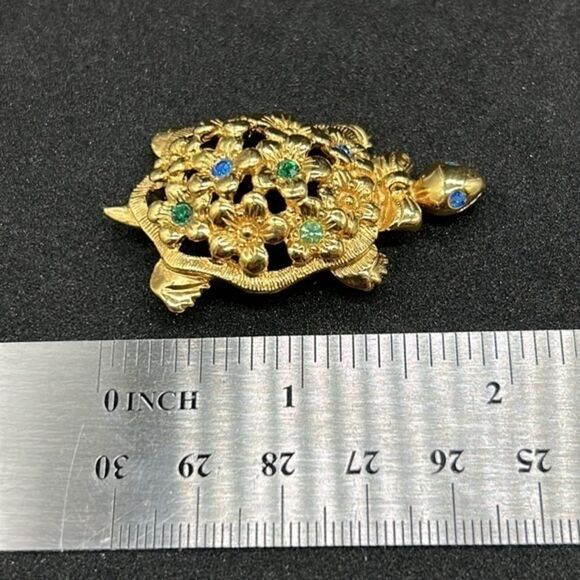 Avon Gold Tone Turtle Brooch‎ - Picture 7 of 7